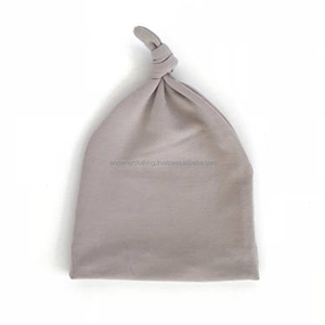 Gorro de bebé orgánico con nudo para recién nacido, Logo personalizado - Product Image 1