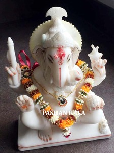 Ganesh La mejor calidad y las manos en la posición sentada del loto en el templo Estatua de Dios de mármol blanco Makrana Diseño hecho a mano multicolor - Product Image 2