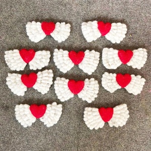 Corazón de fieltro de FCS-018 con alas para decoración, hecho de lana ecológica de Nueva Zelanda, fieltro por mujeres nepalesas artesanas de nepalí - Product Image 3