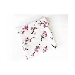 Manta Envolvente de Muselina de Algodón Orgánico con Diseño Floral, Marca Privada |   Envoltura Personalizada para Bebé, Suave, de Gasa, para Recién Nacidos - Product Image 1