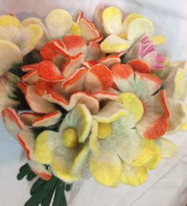 Idée de cadeaux de nouveauté de décoration de fleur de feutre de laine fait main - Product Image 2