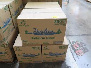 Papier toilette ultra doux et charmant à base de pâte de bois vierge, 30 méga rouleaux | 153 rouleaux standard - Product Image 4