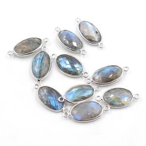 Labradorite de forme ovale, argent sterling 925, sertie, plaqué argent, connecteur, fabrication de bijoux faits à la main - Product Image 1