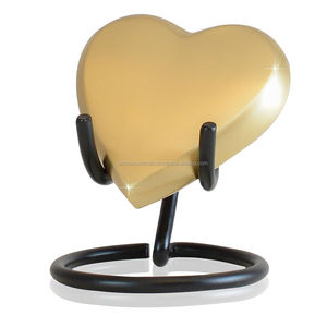 Recuerdo conmemorativo de amor rojo, urna de cremación de corazón, suministros funerarios, BRASSWORLD, INDIA - Product Image 5