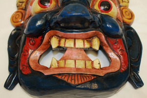 Máscara de Madera Hecha a Mano de Bhairab Mahakal para Colgar en la Pared, Hecha en Nepal - Product Image 2
