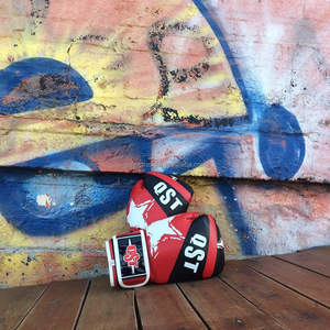 Diseña tus propios guantes profesionales de kick boxing para sparring, con absorción de humedad, cierre de gancho y bucle, PU, para entrenamiento de boxeo, OEM. - Product Image 3