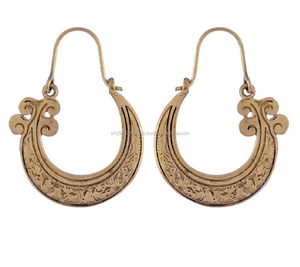 Pendientes de latón hechos a mano, pendientes tribales bohemios, pendientes de aro de latón - Product Image 1