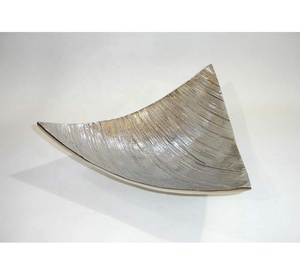 Plateau de service en fonte d'aluminium de forme carrée en relief Bol de service en émail de qualité supérieure Bol décoratif unique Plats de service - Product Image 2