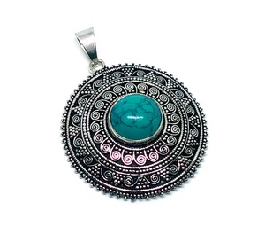 2024 nuevo colgante de piedra Chapado en plata bohemio Ajuste de bisel turquesa collar de mujer encantos al por mayor - Product Image 1