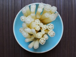 Raíz de Loto Orgánica Fresca Congelada de Vietnam, Procesada IQF - Product Image 6