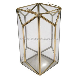 Lanterne suspendue en laiton faite à la main, décoration de maison de qualité d'exportation, bougie décorative en verre, décoration de mariage au prix de gros - Product Image 1