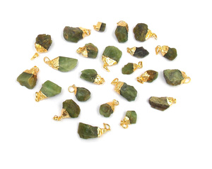 Pierre précieuse brute en péridot naturel plaqué or électrolytique fabrication de bijoux pendentif meilleur cadeau pour la Saint-Valentin - Product Image 3