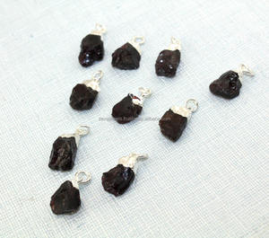 Conector de joyería colgante en bruto DIY, Conector de fabricación de granate natural sin cortar, conectores de piedra natal chapados en plata y latón - Product Image 3