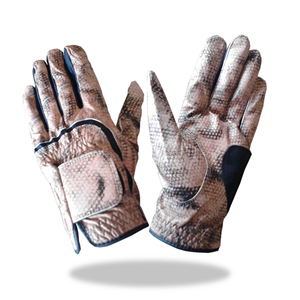 Guante de golf Cabretta con motivo de camuflaje elegante Producto de cuero de moda para bolsas de golf - Product Image 1