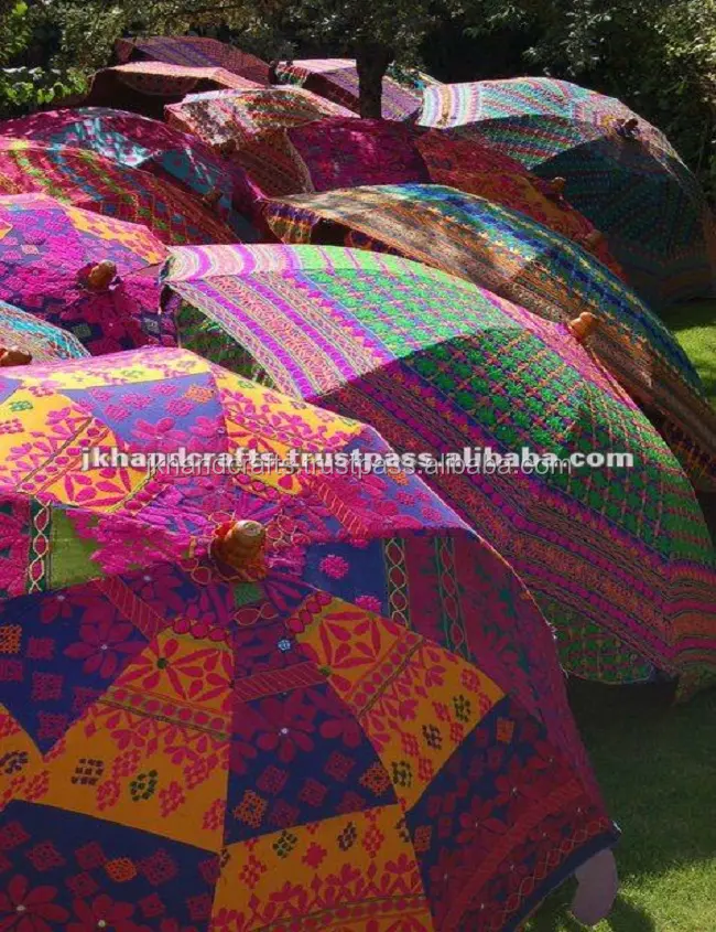 Gestickte handgemachte Regenschirme