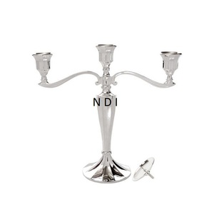 Candelabro decorativo con acabado plateado de diseño atractivo para el hogar, hotel, catering y accesorios de decoración. - Product Image 1