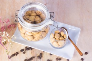 Kicco mini biscuits et biscuits unis laiteux ronds dans un emballage bicuits en étain 3.5kg fabricant malaisien fournisseur - Product Image 2