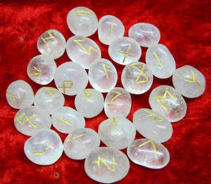 Haute qualité cristal clair rune dégringolé ensemble pierre naturelle reiki guérison viking cristal pierres précieuses wicca rune ensemble en gros - Product Image 6