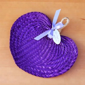 Éventail à main en feuille de palmier en bambou du Vietnam de couleur rouge avec peinture décorative pour les fêtes et les promotions-Cadeau promotionnel personnalisable - Product Image 2