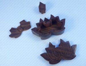 Conceptions de puzzles en bois personnalisés Cadeaux de puzzle uniques et personnalisés Boîte de puzzle en bois Jeu de lotus par AYAANS - Product Image 2