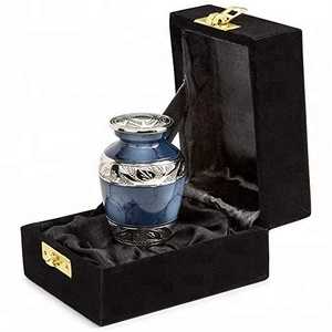 Velvet <b>Box</b> For <b>Keepsake</b> Funeral Urn - Product Image 3