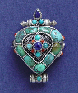 Pendentifs tibétains en forme de cœur Ghau - Product Image 1