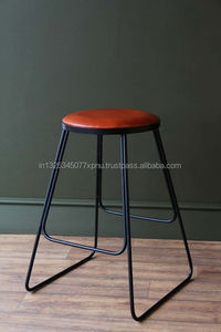 Poufs poufs sur base en laiton brossé - Product Image 2