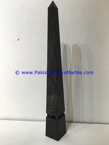 Obélisques en marbre UNIQUE, marbre noir jais - Product Image 6