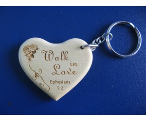 Llavero Artesanal de Madera Económico - Product Image 2