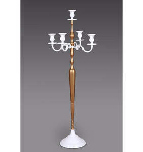 Combinaison de candélabres à cinq bras blancs et dorés Candélabres de sol en métal décorés pour la décoration intérieure et extérieure - Product Image 3
