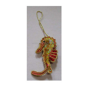 Adornos Navideños Colgantes con Mariposas Bordadas - Product Image 1