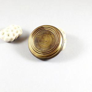 Boussole directionnelle en laiton poli fait à la main étui en cuir de voiture nautique nouveauté poche Marine Graduation cadeau d'anniversaire - Product Image 3