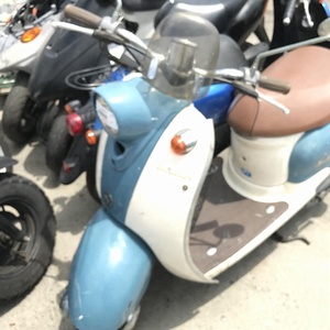 Scooters 50cc d'occasion à vendre Japon Osaka Moto d'occasion Marques japonaises disponibles Vente en gros Prix bas Haute qualité - Product Image 4