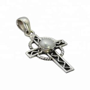 Elegante colgante de cruz de plata de ley S925, nuevo diseño con perlas, piedras preciosas, colgantes y dijes de joyería fina chapados en plata - Product Image 1