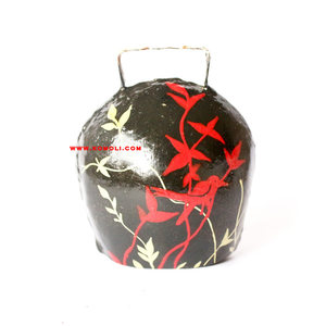 Campanas Pequeñas - Moradas con Diseño de Flor Blanca Mini Campana de Metal - Tipo Campana Suiza - Product Image 2