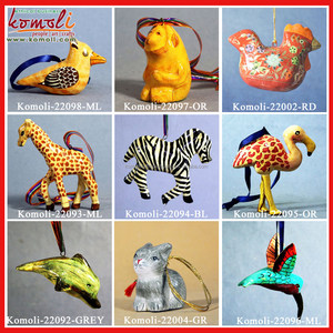 Ornement d'oiseau peint à la main de flamant rouge fait à la main pièce décorative en papier mâché du Cachemire d'Inde - Product Image 5