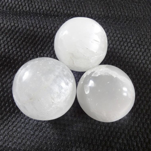 Vente en gros de boules de cristal de sélénite Sphère de guérison en pierre précieuse polie - Product Image 1