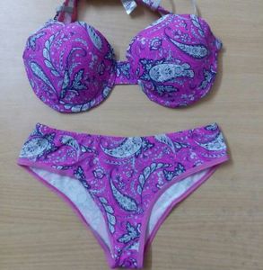 Set Celana Dalam & Bra Wanita Buatan Bangladesh Pakaian Dalam Stok