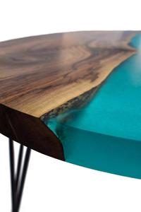 Table basse ovale en bois naturel avec finition en résine époxy noyer industriel - Product Image 5