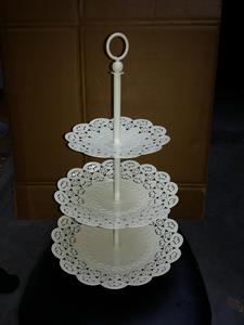 Soporte de pastel de cerámica con construcción metálica - Product Image 6