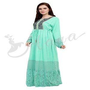 ชุดเดรสยาวมุสลิมแฟชั่นใหม่ล่าสุดสำหรับผู้หญิง ชุดมุสลิมแบบยาว ชุดอิสลามสำหรับผู้หญิง อาบายา ชุดเดรสแบบดูไบ - Product Image 2