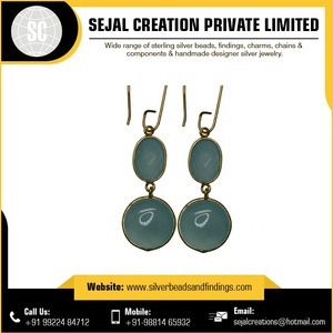 Vente en gros de boucles d'oreilles en argent sterling 925 pour femmes, design tendance pour les mariages, les fêtes et les occasions de cadeaux - Product Image 2