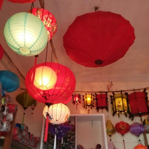 Guanhoi an — lanterne en soie, décoration suspendue d'intérieur - Product Image 1