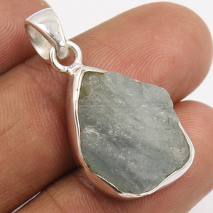 Colgante de Aguamarina facetada, colgante de piedras preciosas de plata 925, colgante de joyería hecho a mano para collares, joyería de boda para regalos de cumpleaños - Product Image 1
