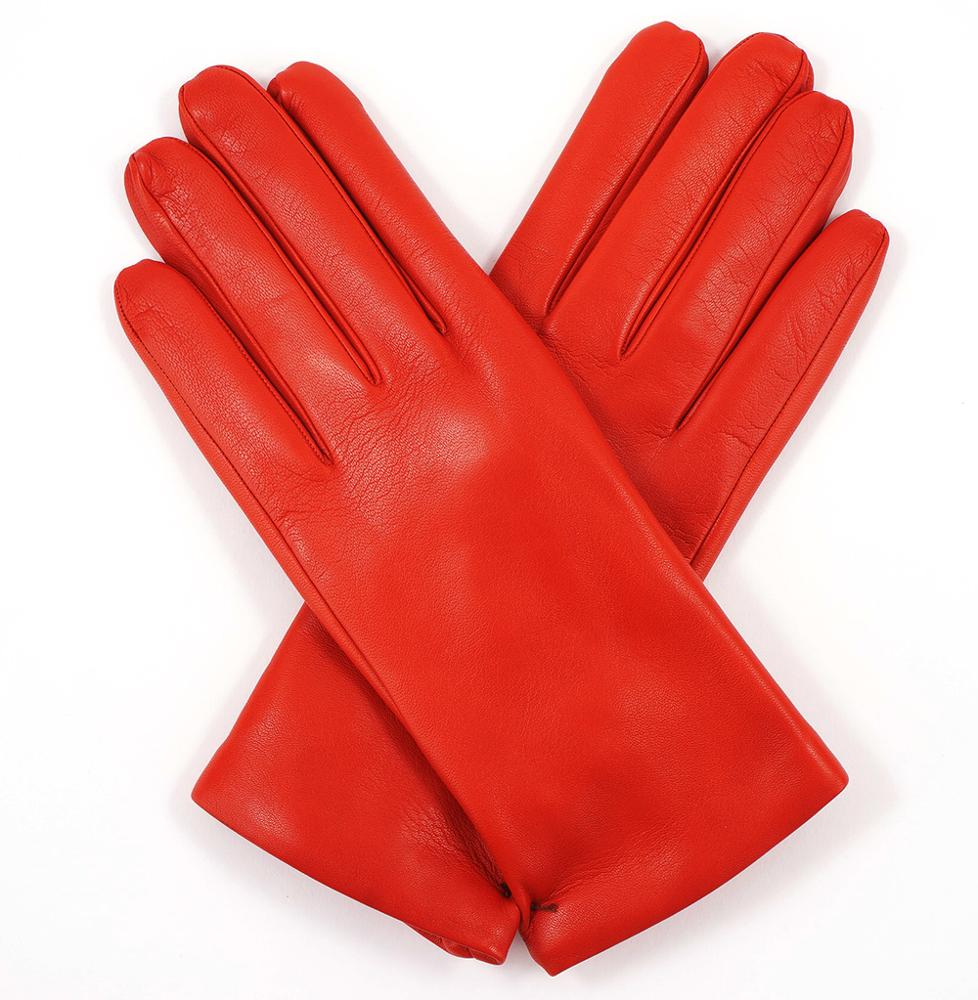 перчатки красная кожа. красные перчатки женские. перчатки из кожи. кожаные перчатки. красные перчатки женские.