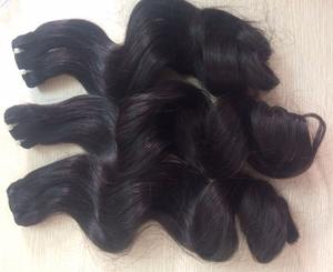 Tissage à simple body wave de couleur naturelle, cheveux humains du Vietnam, cheveux bruts de 12 pouces - Product Image 3