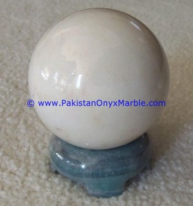 Esfera Redonda Elegante de Dolomita Bellamente Pulida y Mármol Blanco Natural de Carrara, Bola de Ziarat Única - Product Image 3