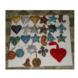 Adornos Navideños Colgantes Bordados a Mano con Cuentas - Product Image 1