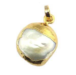 จี้ไข่มุกน้ำจืดชุบทอง 24K ดีไซน์แฮนด์เมด ไม่มีสาย - Product Image 1