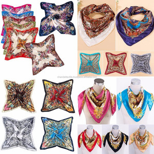 Ensemble d'hiver pour femmes écharpe carrée en soie douce 90 cm fleur peinte Satin tête cou châle matériel en tricot imité - Product Image 5